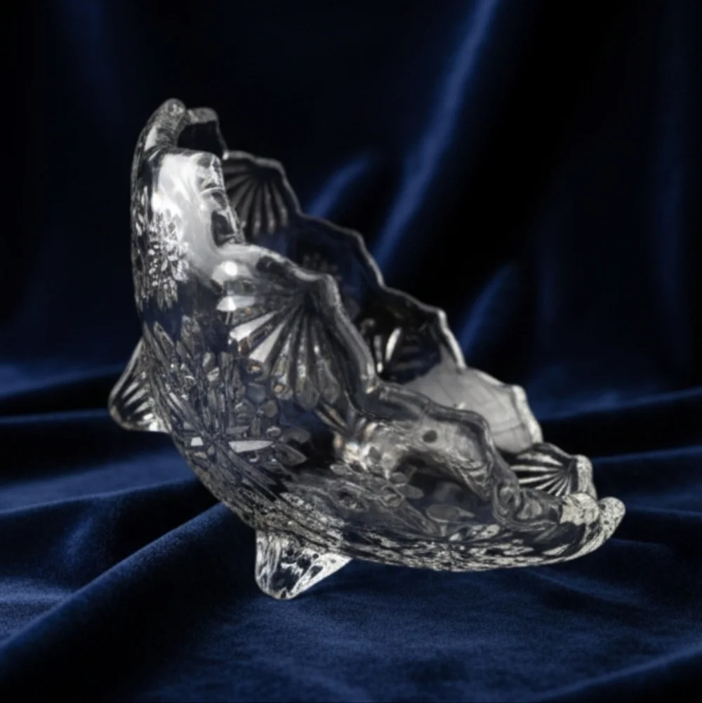 Vintage Mikasa 6" Footed Crystal Snowflake Bowl - Picture 5 of 9